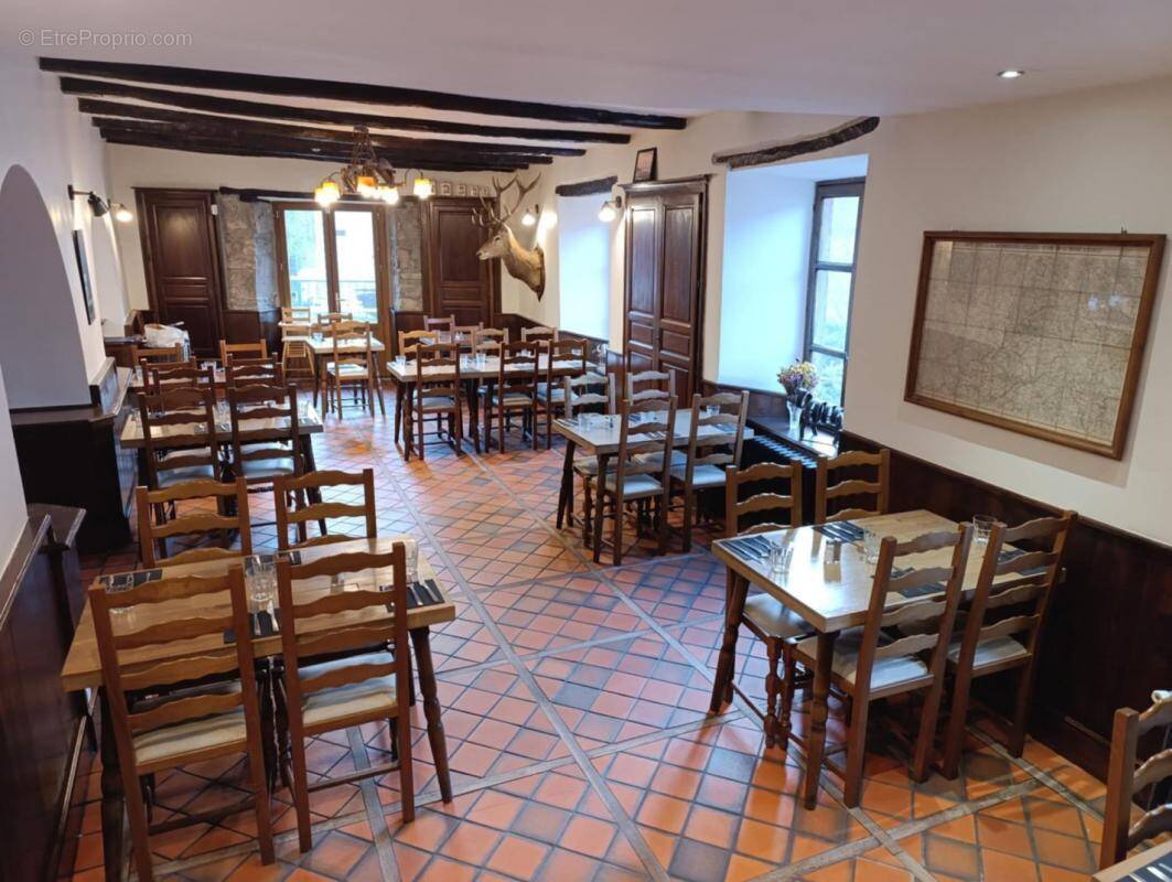 Commerce à FERRIERES-SAINT-MARY