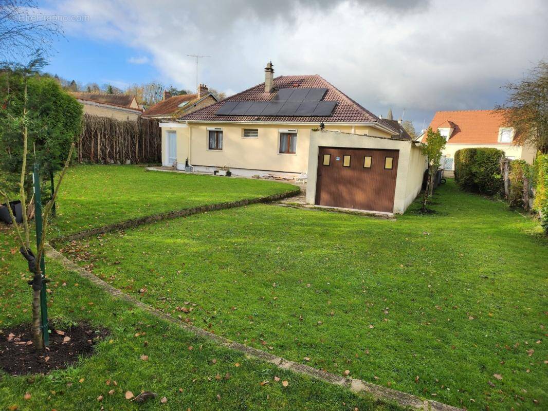 Maison à BELLEU