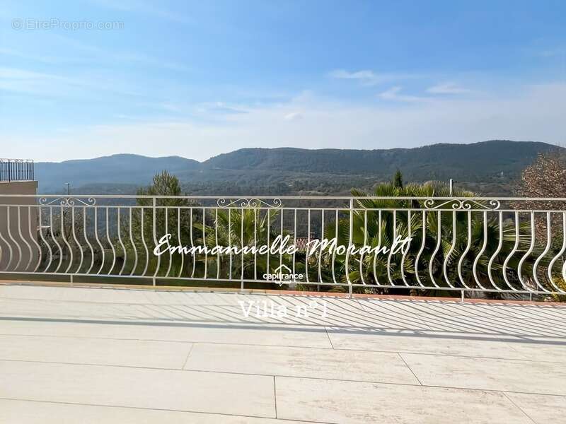 Maison à BAGNOLS-EN-FORET