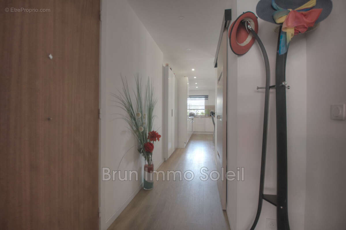 Appartement 50 m² à Cagnes-Sur-Mer  - photo 8