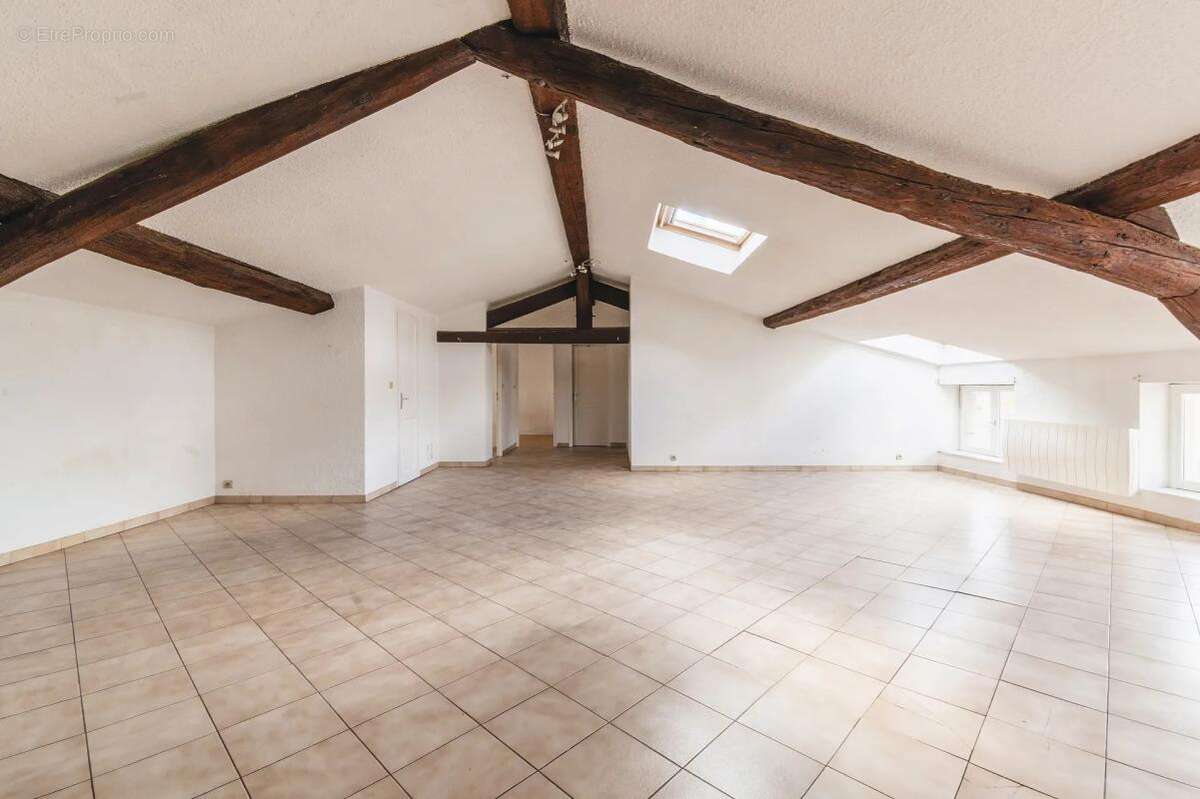 Charmant Appartement T4 de 113m² au sol - Dernier étage - Lumineux - photo 6