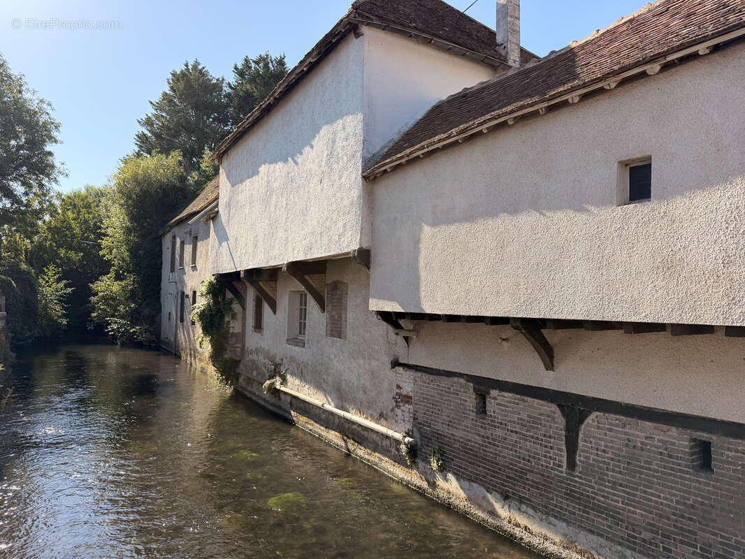 Maison ancienne à rénover en plein coeur de ville - photo 5