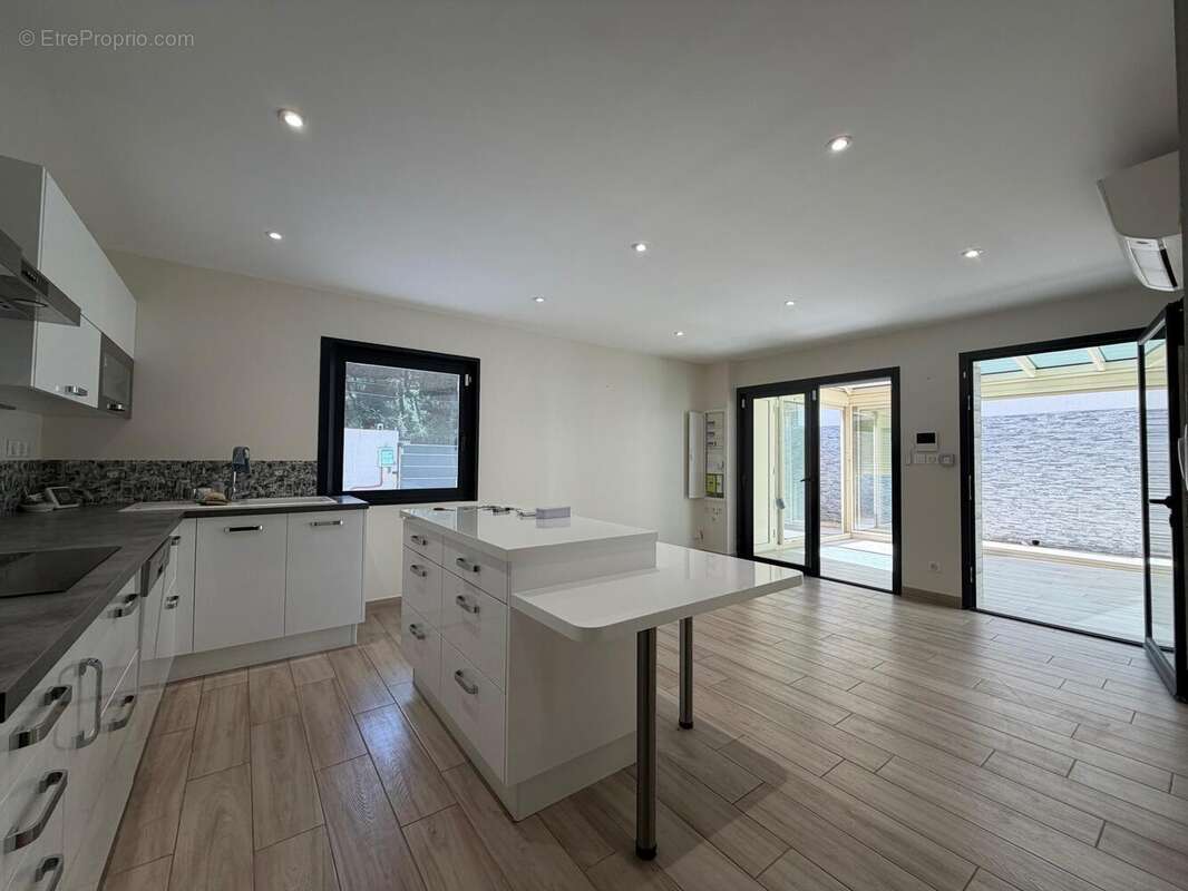Photo 3 - Appartement à SEPTEMES-LES-VALLONS