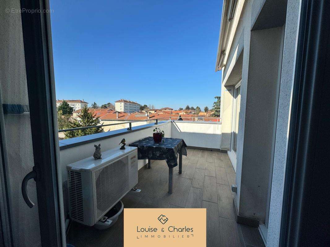 Appartement à RILLIEUX-LA-PAPE