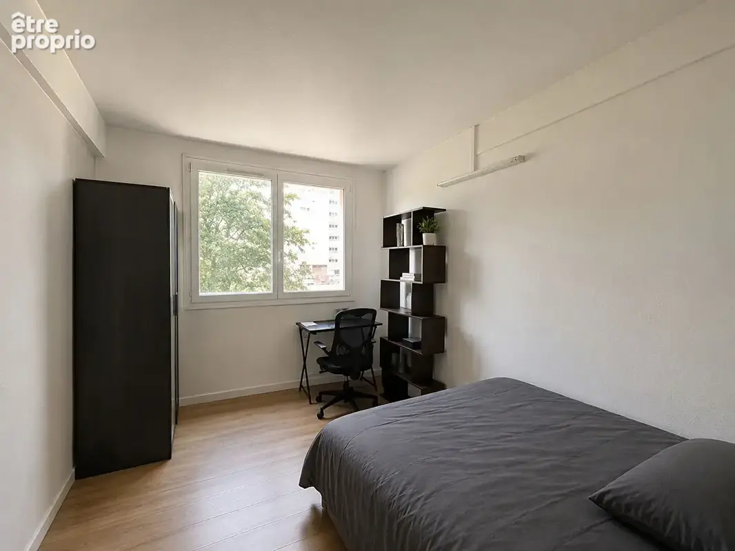 Appartement 5 pièces 65 m² à vendre à Avon (77210) - photo 3