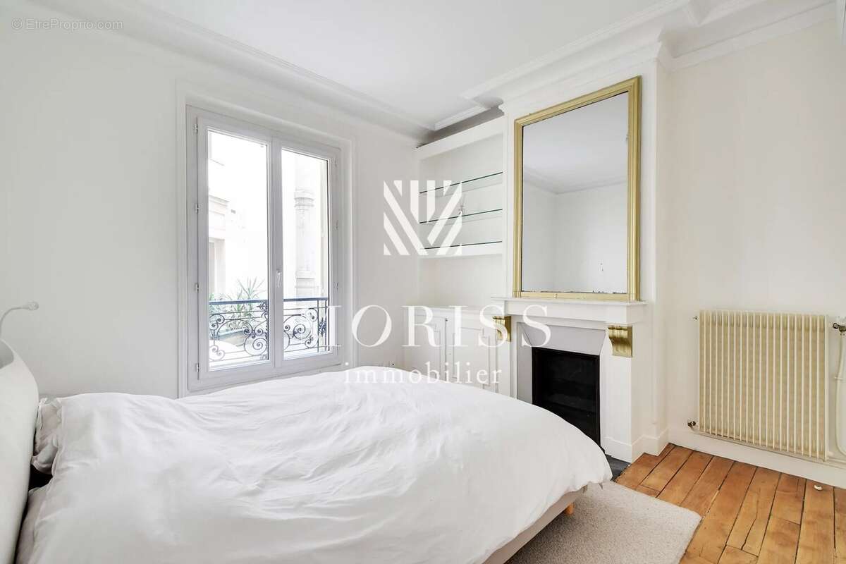 Appartement à PARIS-8E