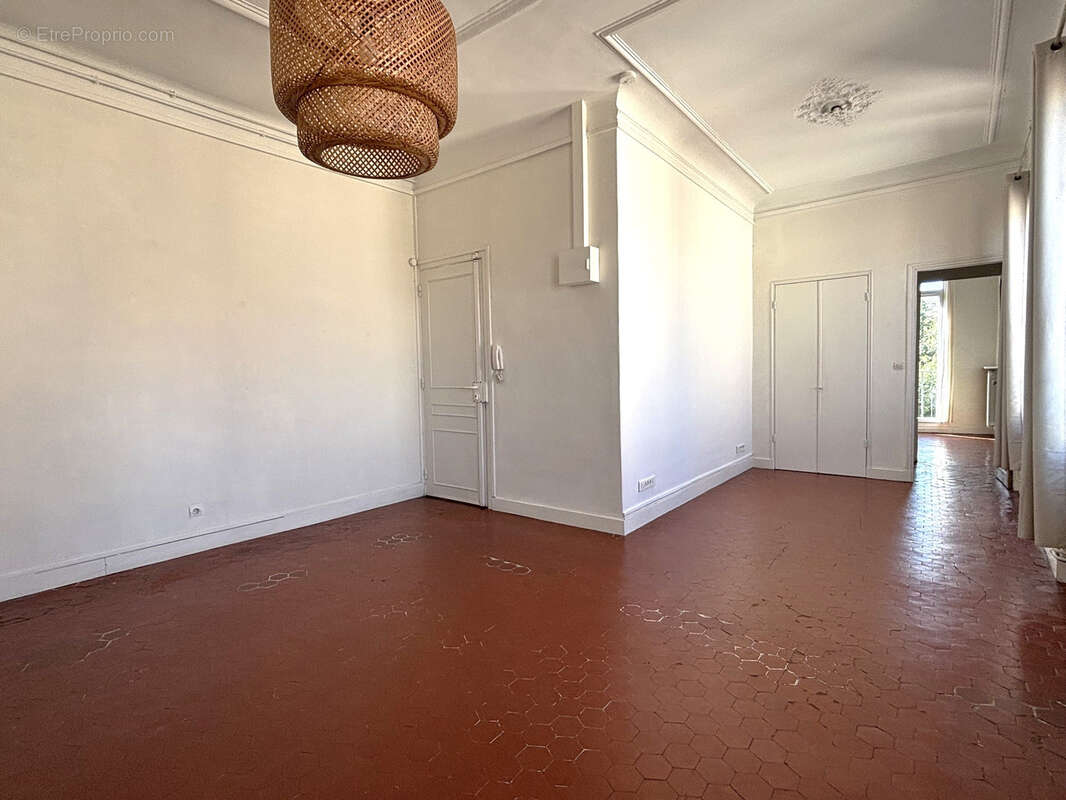 Appartement à MARSEILLE-1E