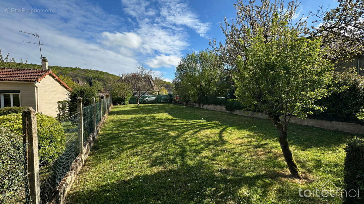 Terrain à SAINT-REMY-LES-CHEVREUSE