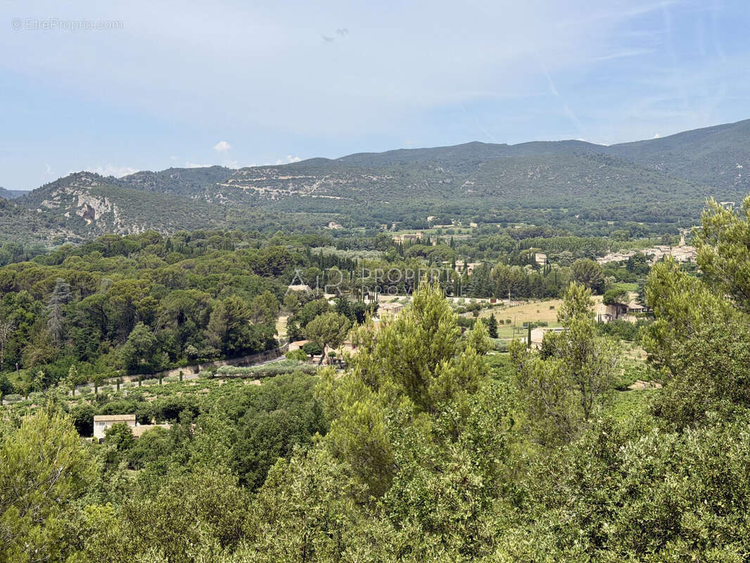 Terrain à LOURMARIN