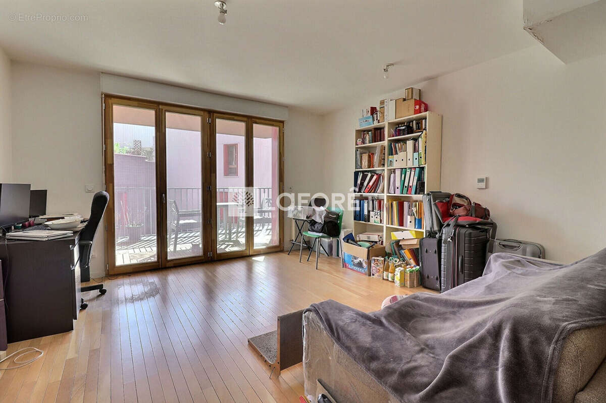 Appartement à L'ILE-SAINT-DENIS