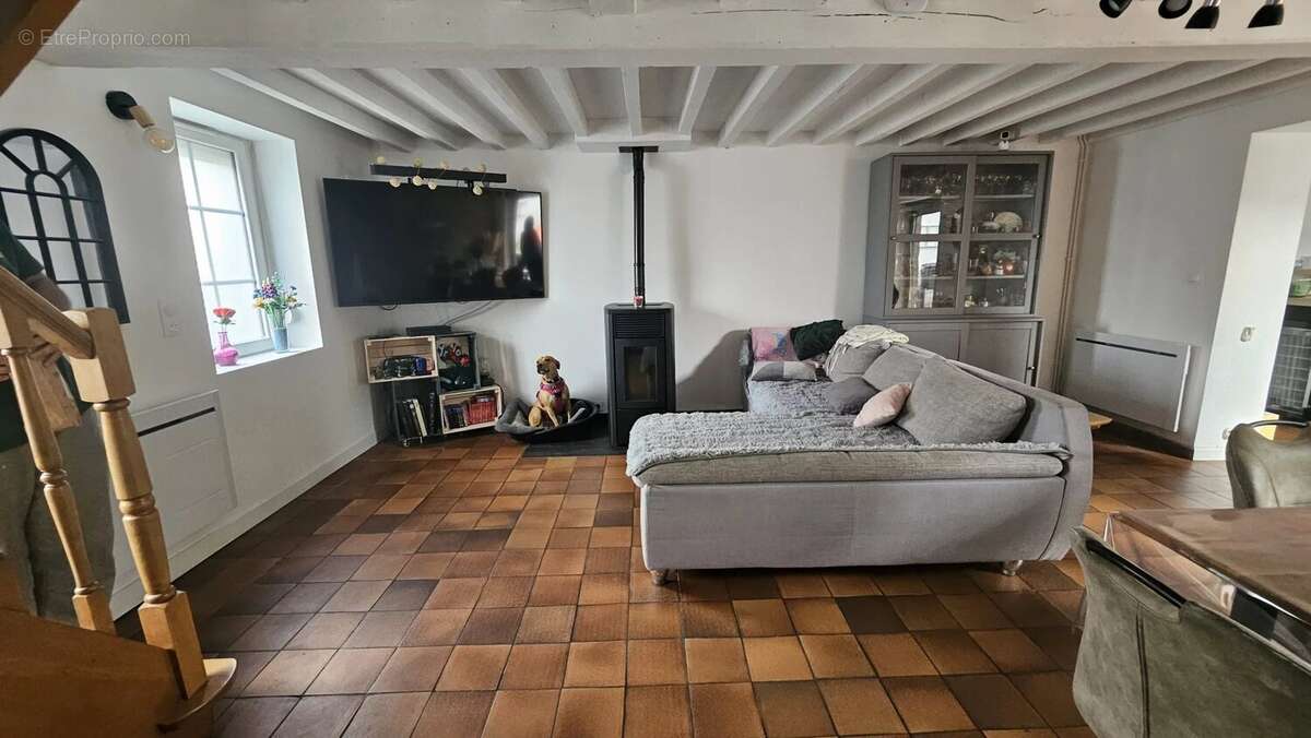 Maison à NEUVILLE-EN-FERRAIN
