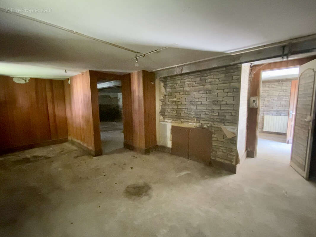 Maison à CERCY-LA-TOUR