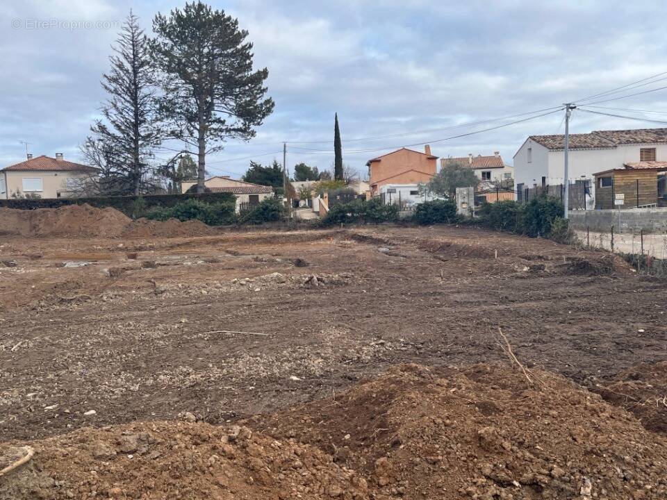 Terrain à VOLX