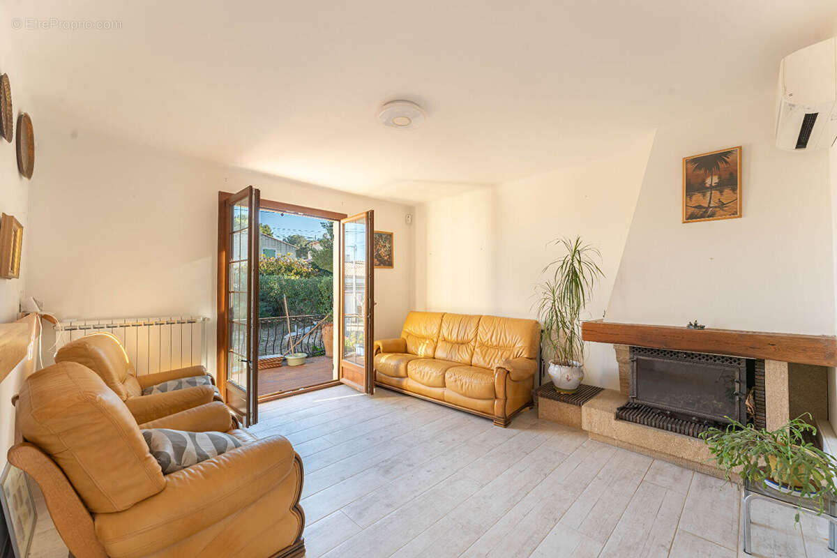 Maison à CHATEAUNEUF-LES-MARTIGUES