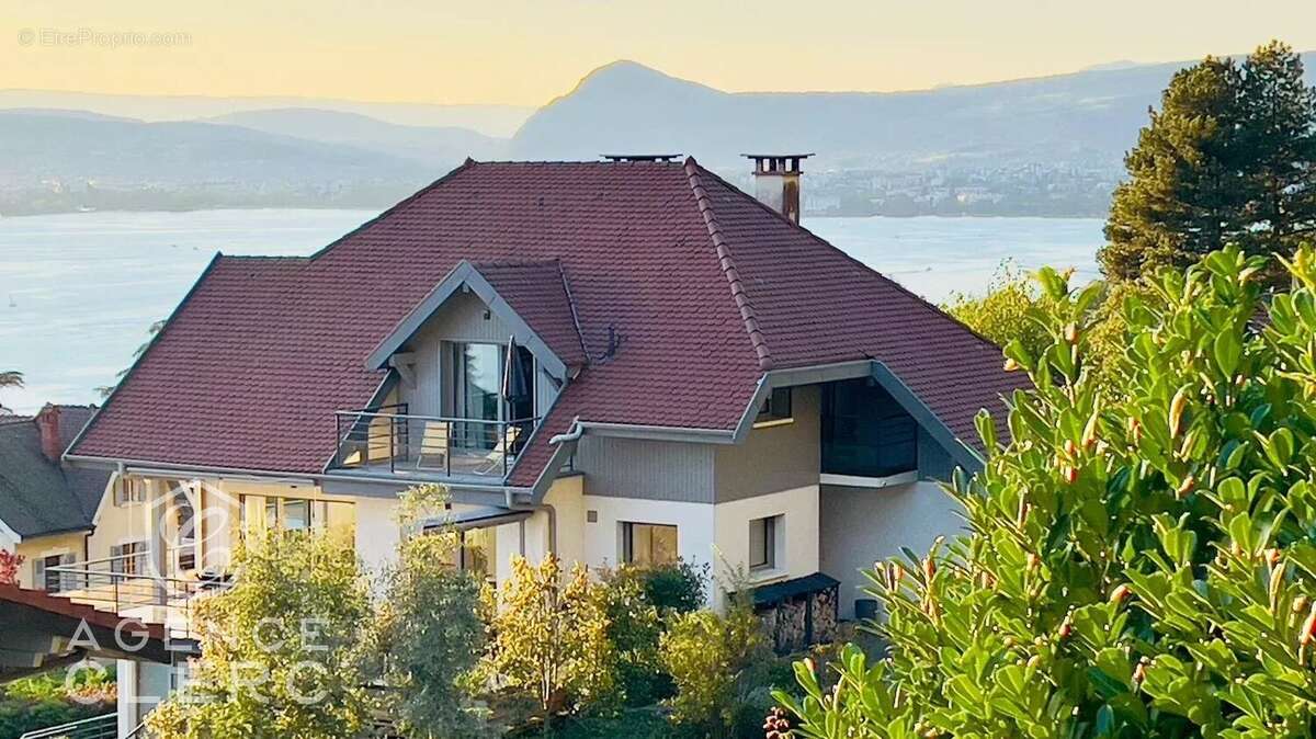 Maison à VEYRIER-DU-LAC