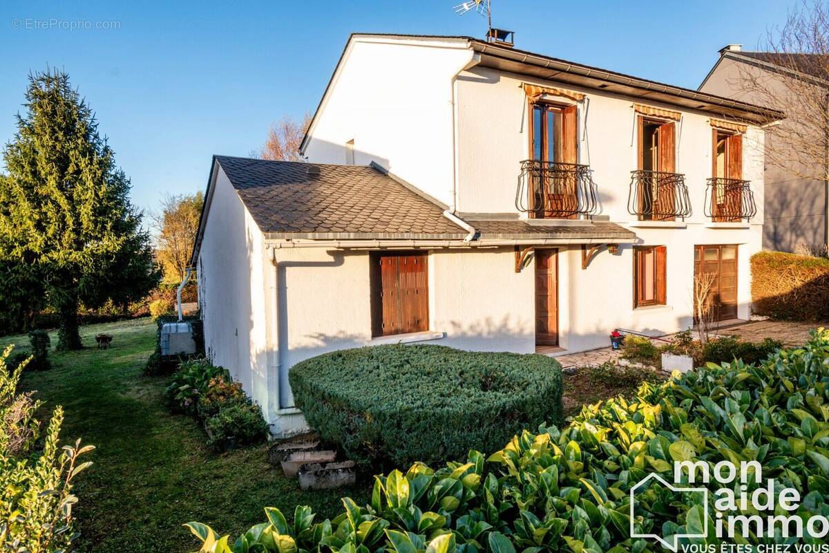 Maison à ONET-LE-CHATEAU