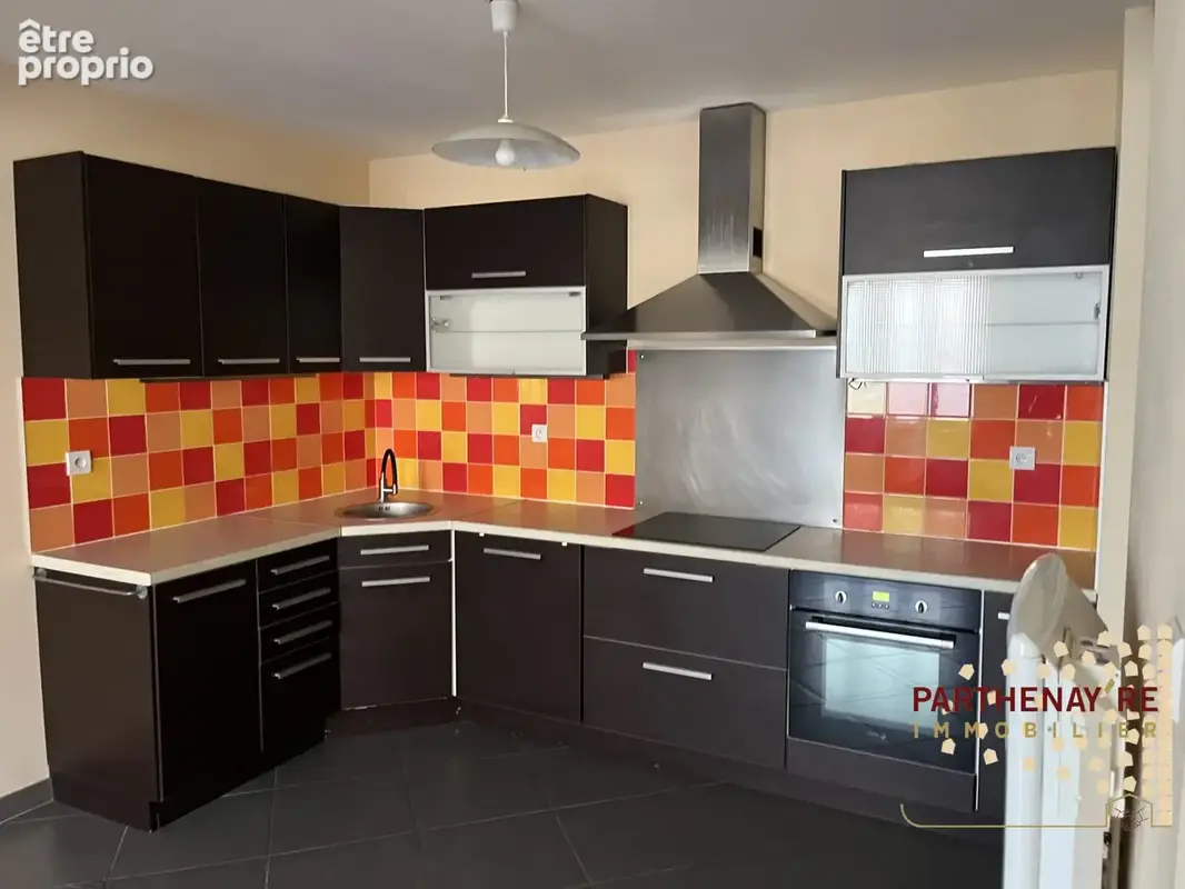 Maison 3 pièces 66 m² à vendre à Parthenay (79200) - photo 2