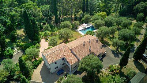 Maison à MOUGINS