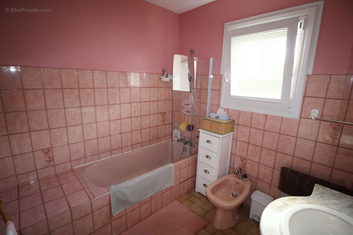 Maison 102 m² à Chassenon  - photo 8