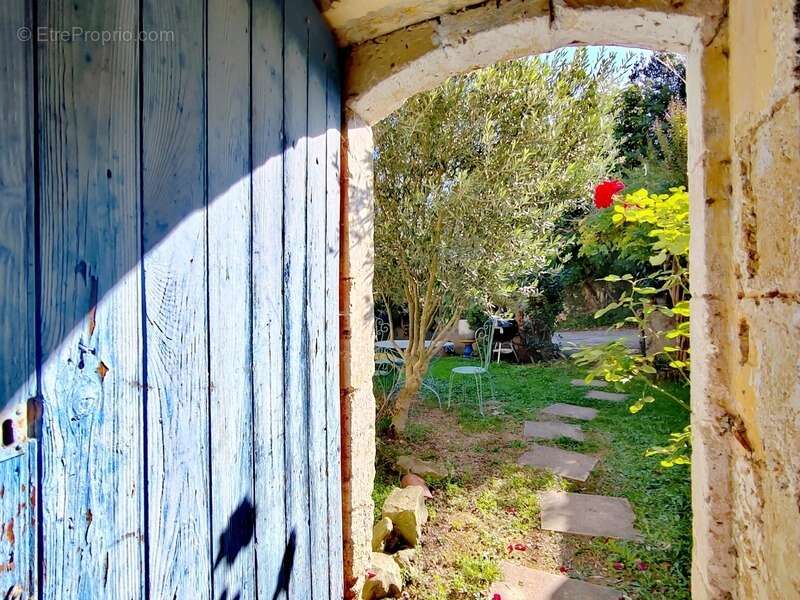 Charmante maison en pierre de 106 m² avec jardin et dépendances à VALENCE SUR BAISE (32) - photo 4