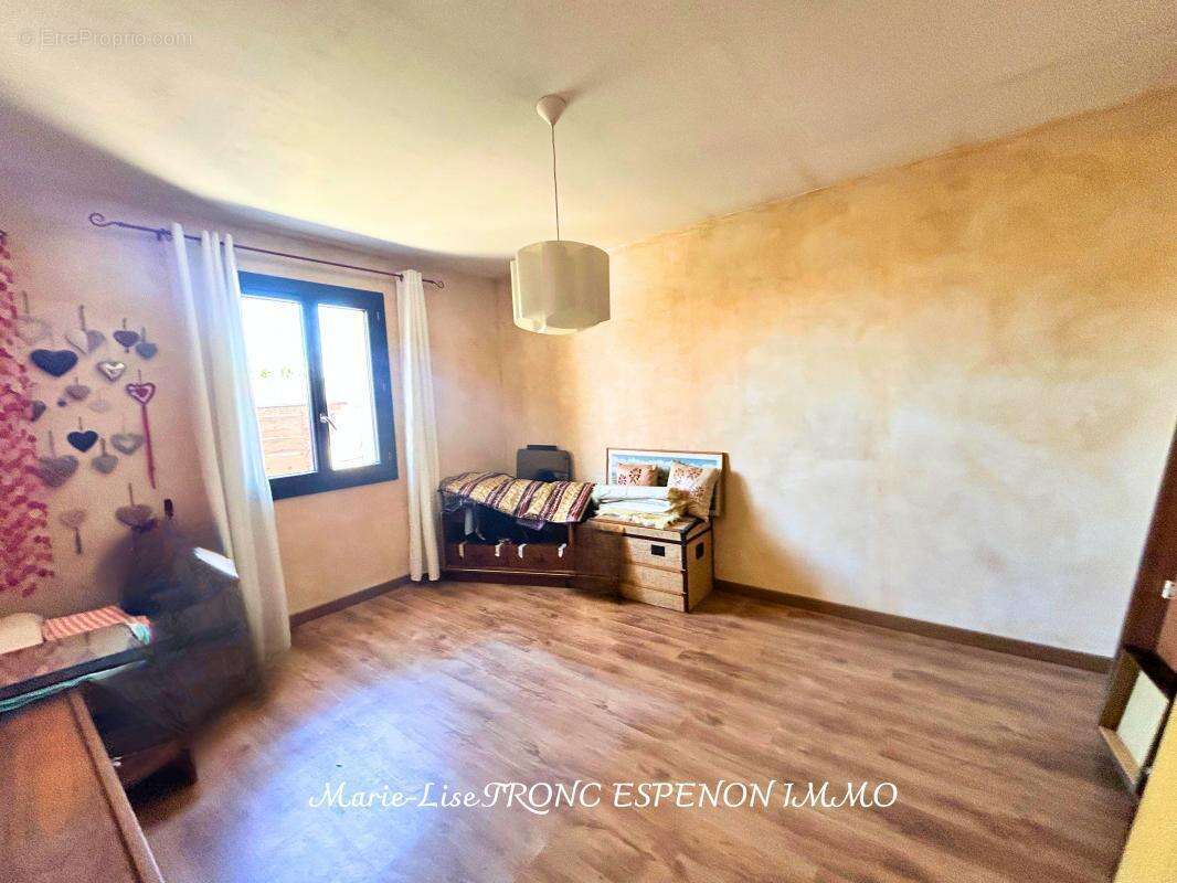 Maison à PERNES-LES-FONTAINES