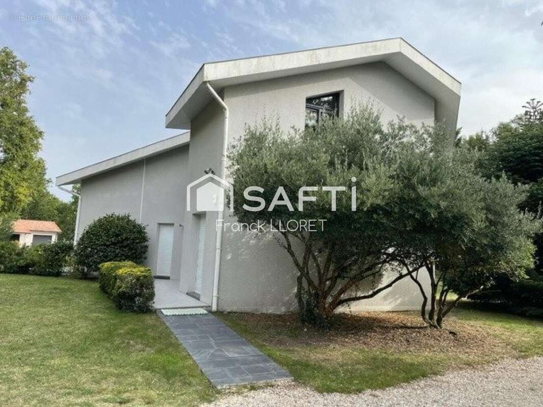 Photo 2 - Maison à VENDAYS-MONTALIVET