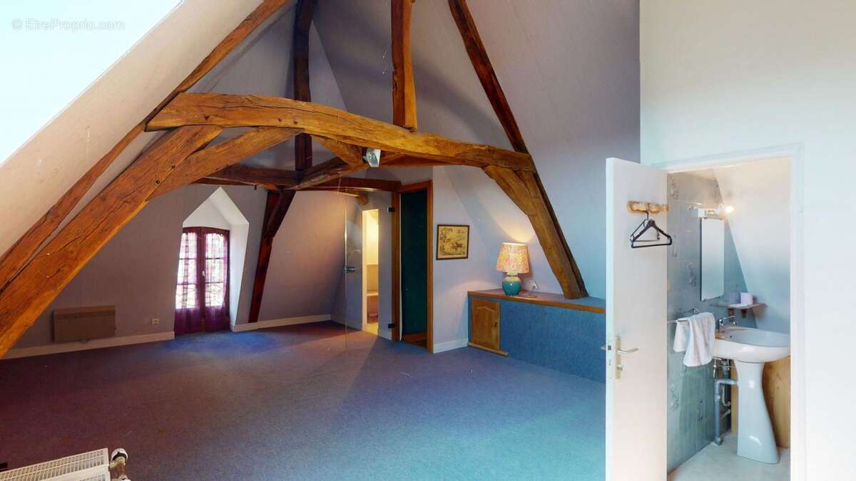Maison à SURY-EN-VAUX