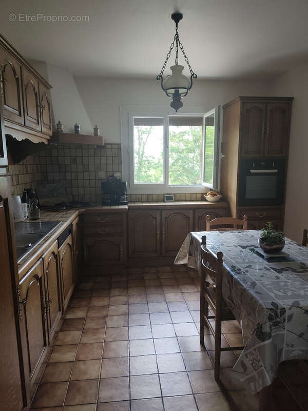 Maison 228 m² à Laqueuille  - photo 4