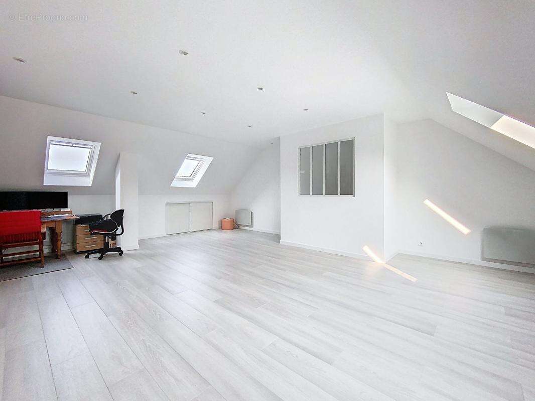 Maison à MONTIGNY-LE-BRETONNEUX