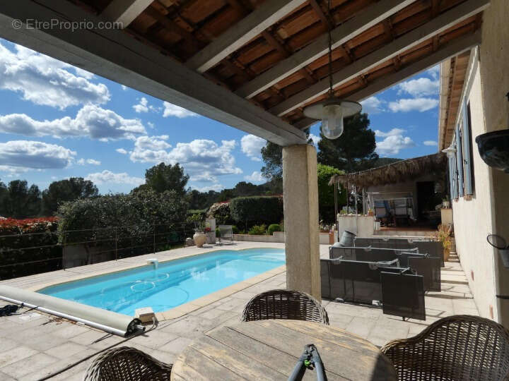 Maison 8 pièces / 100 m² / 425 000 EUR / SALERNES - photo 5