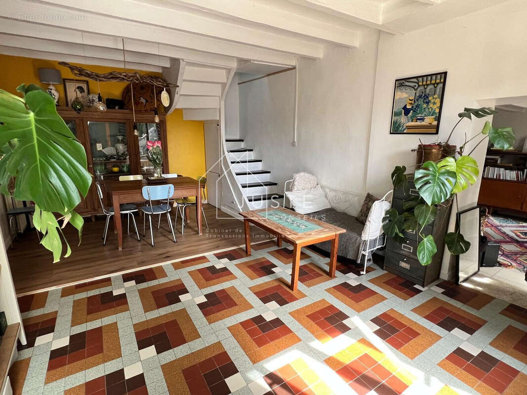 Maison à MALAUNAY