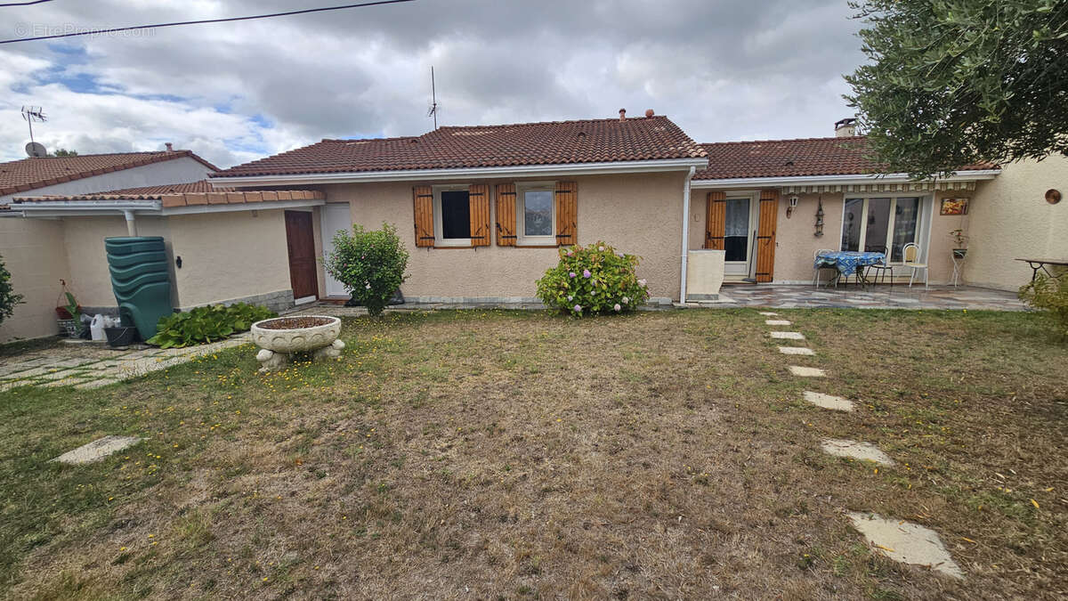 Maison à PAREMPUYRE