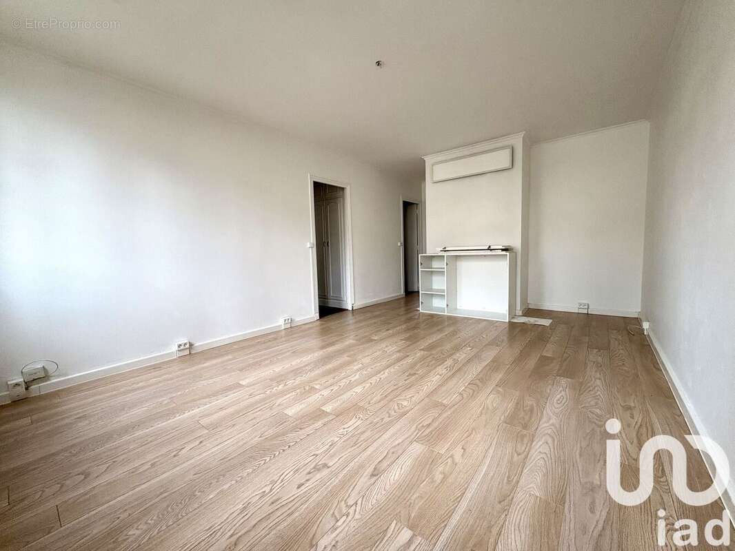 Photo 6 - Appartement à COURBEVOIE