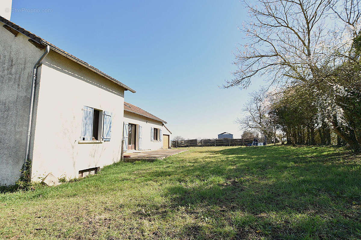 Maison à JALIGNY-SUR-BESBRE