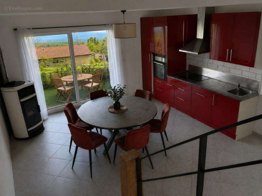Maison 115 m² à Farges  - photo 2