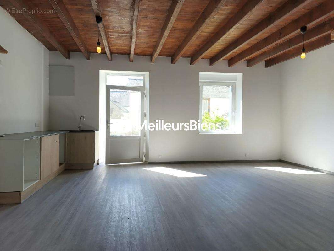 Maison à LA GACILLY