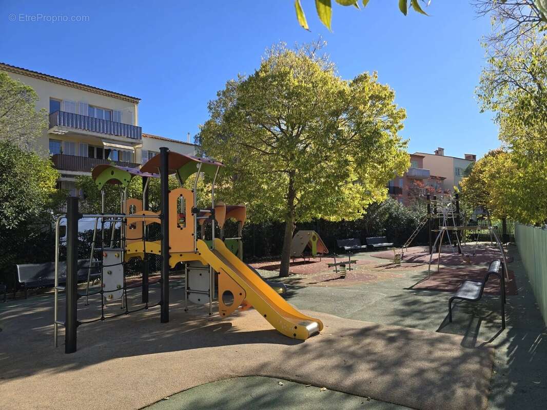 Appartement à MOUGINS