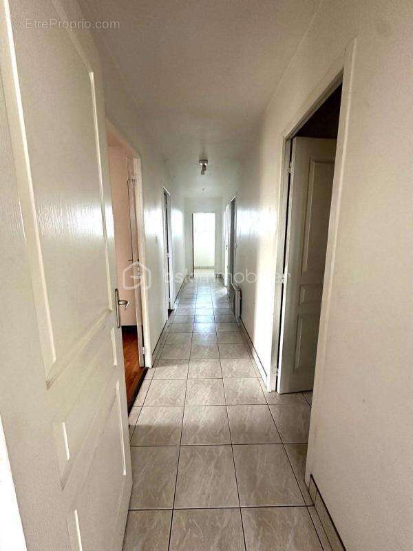 Maison à SAINT-LAURENT-EN-GATINES