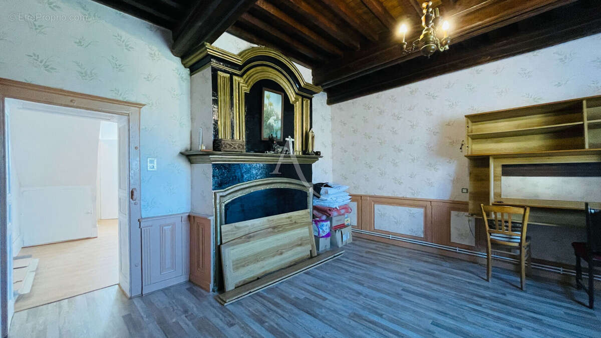 Maison à CHATEL-SUR-MOSELLE