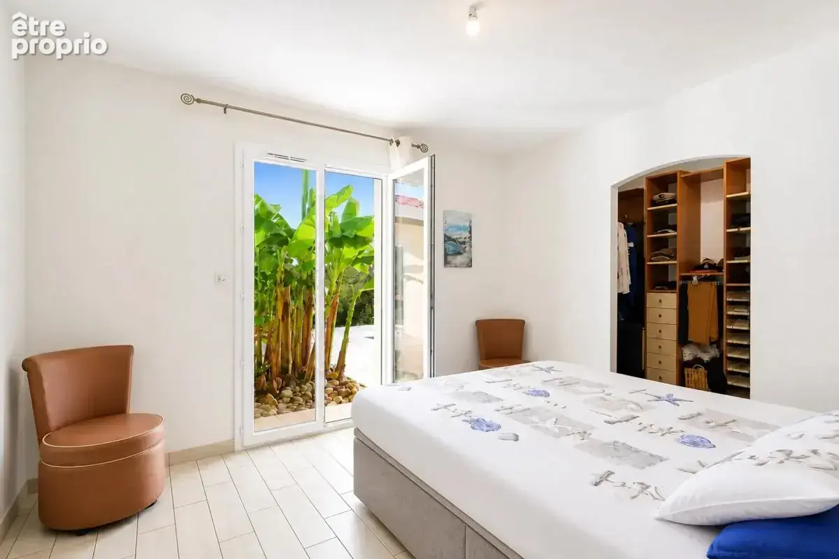 Maison de plain-pied avec piscine et espace indépendant de 97 m2 - photo 6