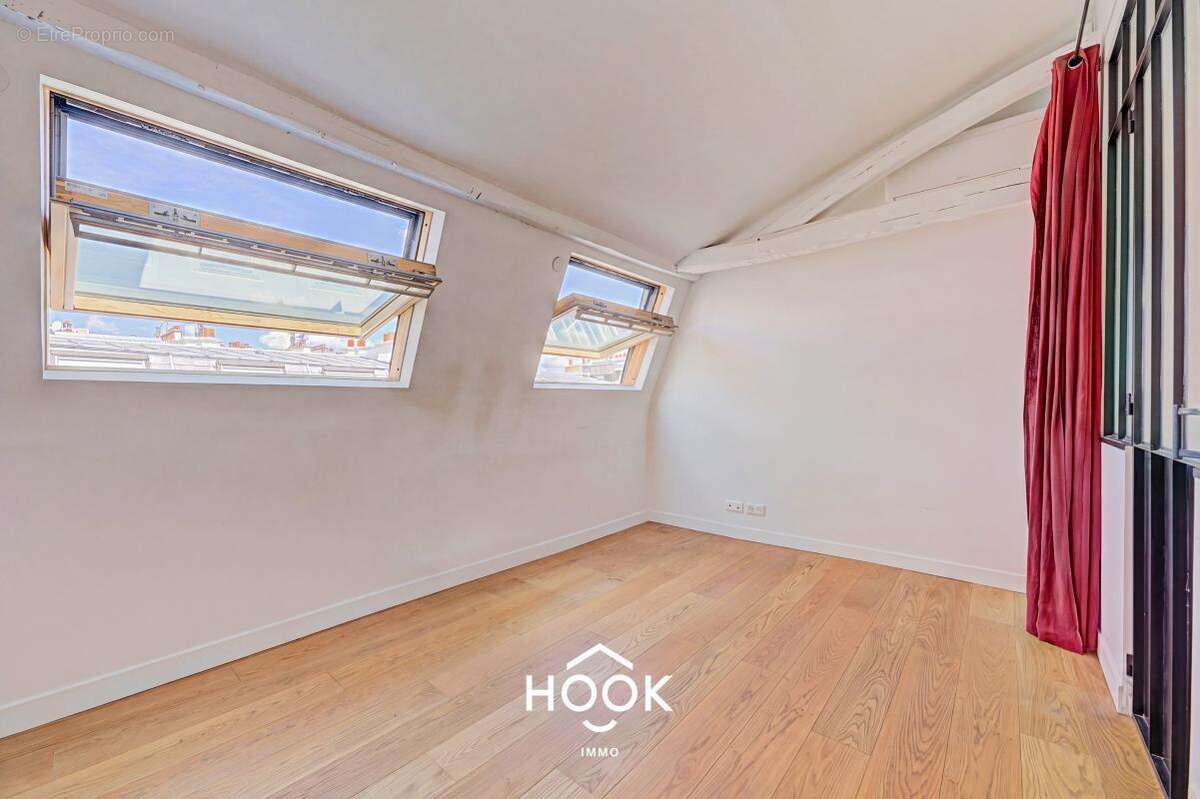 Appartement à PARIS-8E
