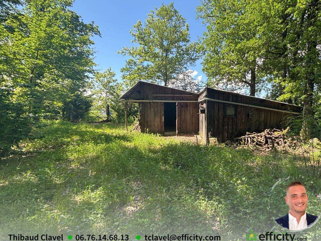 Terrain à BARBEZIEUX-SAINT-HILAIRE