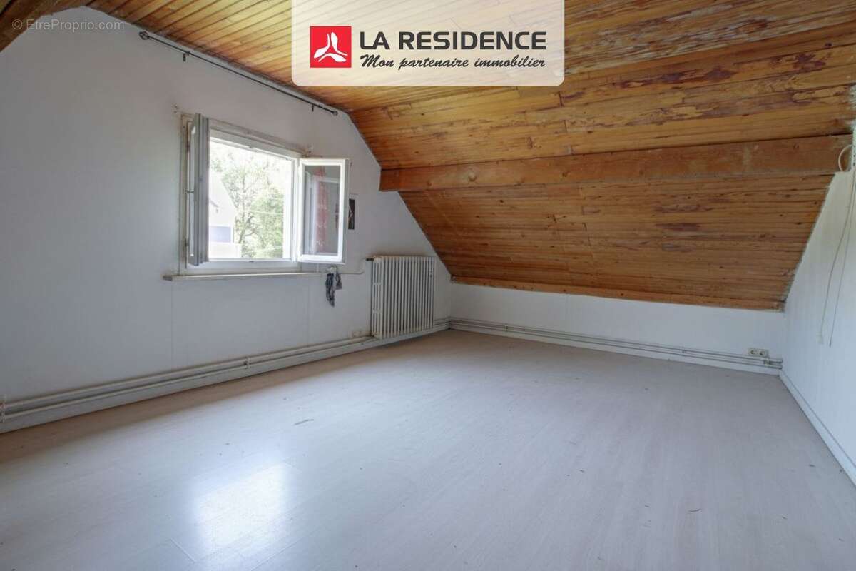 Maison 79 m² à Le Mesnil-Saint-Denis  - photo 9
