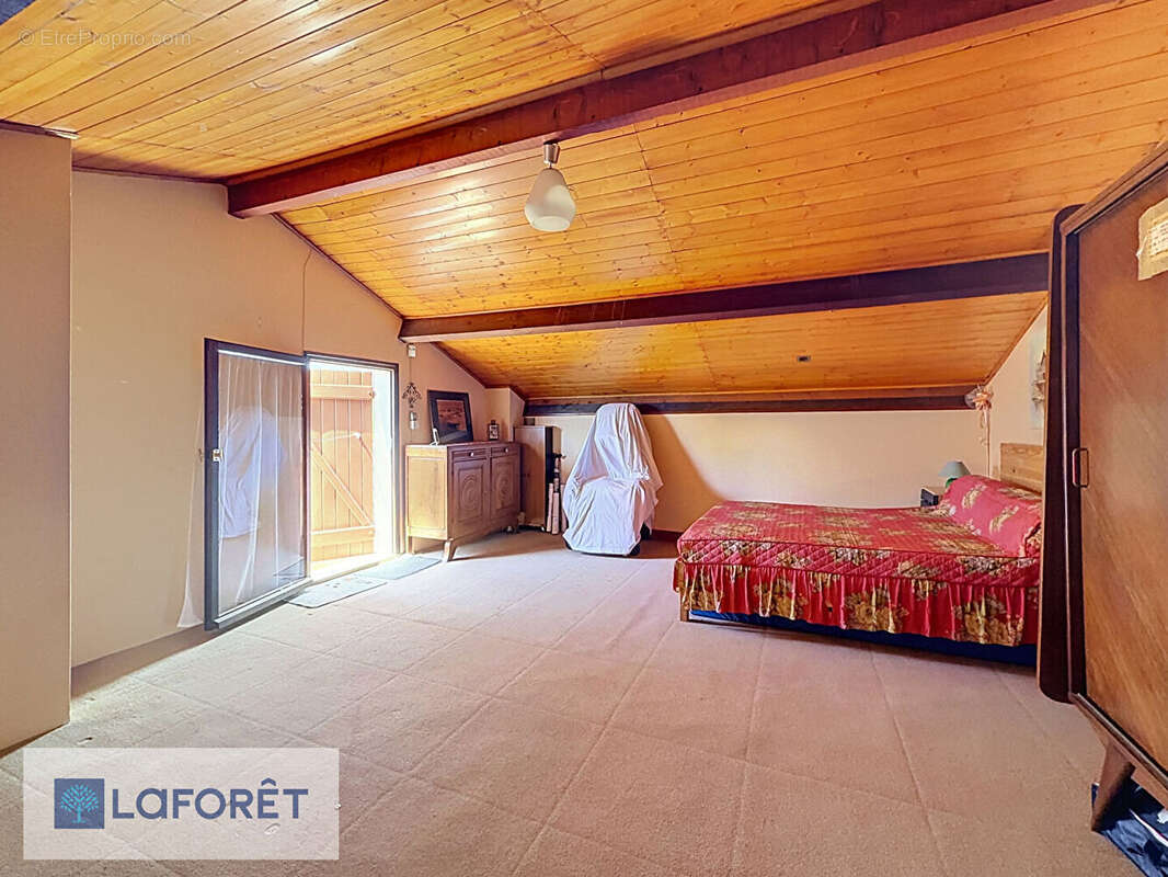 Six-Fours-les-Plages -Bucarin -Maison T4 -Plain-pied - photo 12