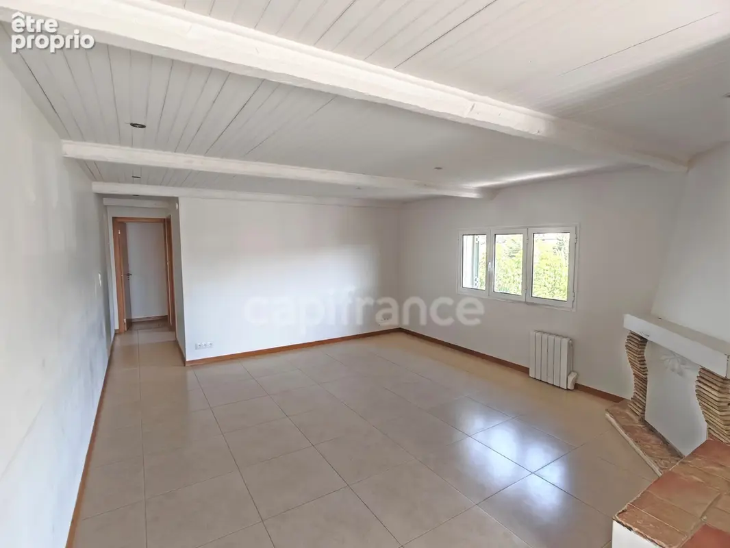 A vendre Appartement 3 pièces rénové à MONTAUROUX (83) - photo 2