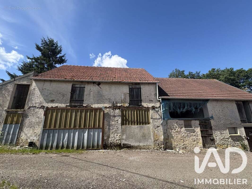 Maison 153 m² à Viffort  - photo 2