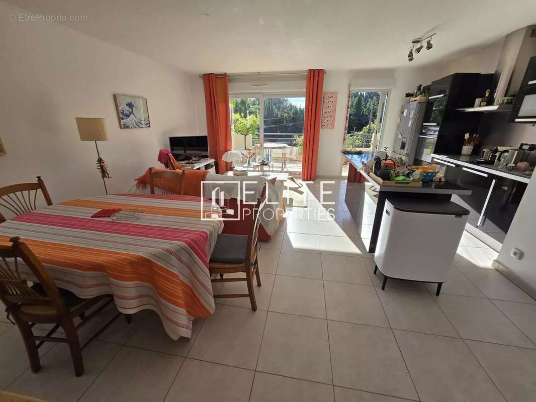 Appartement à MANDELIEU-LA-NAPOULE