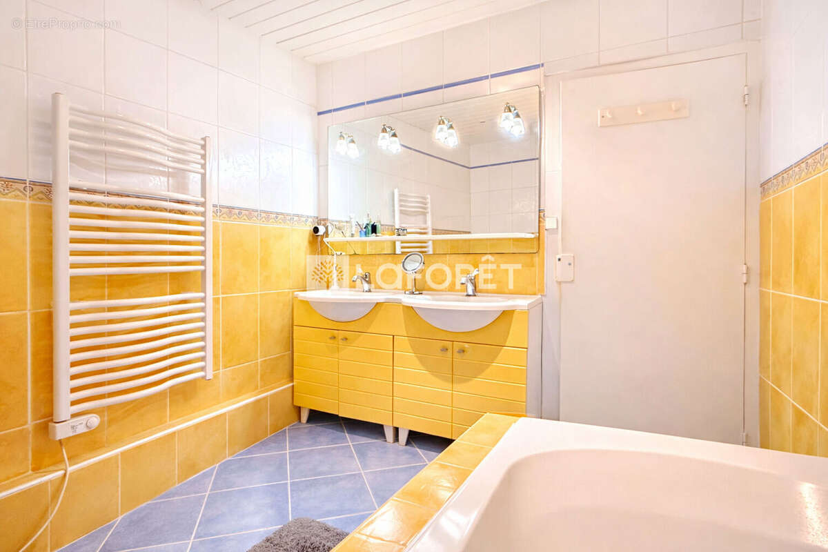 Appartement à SAINTES