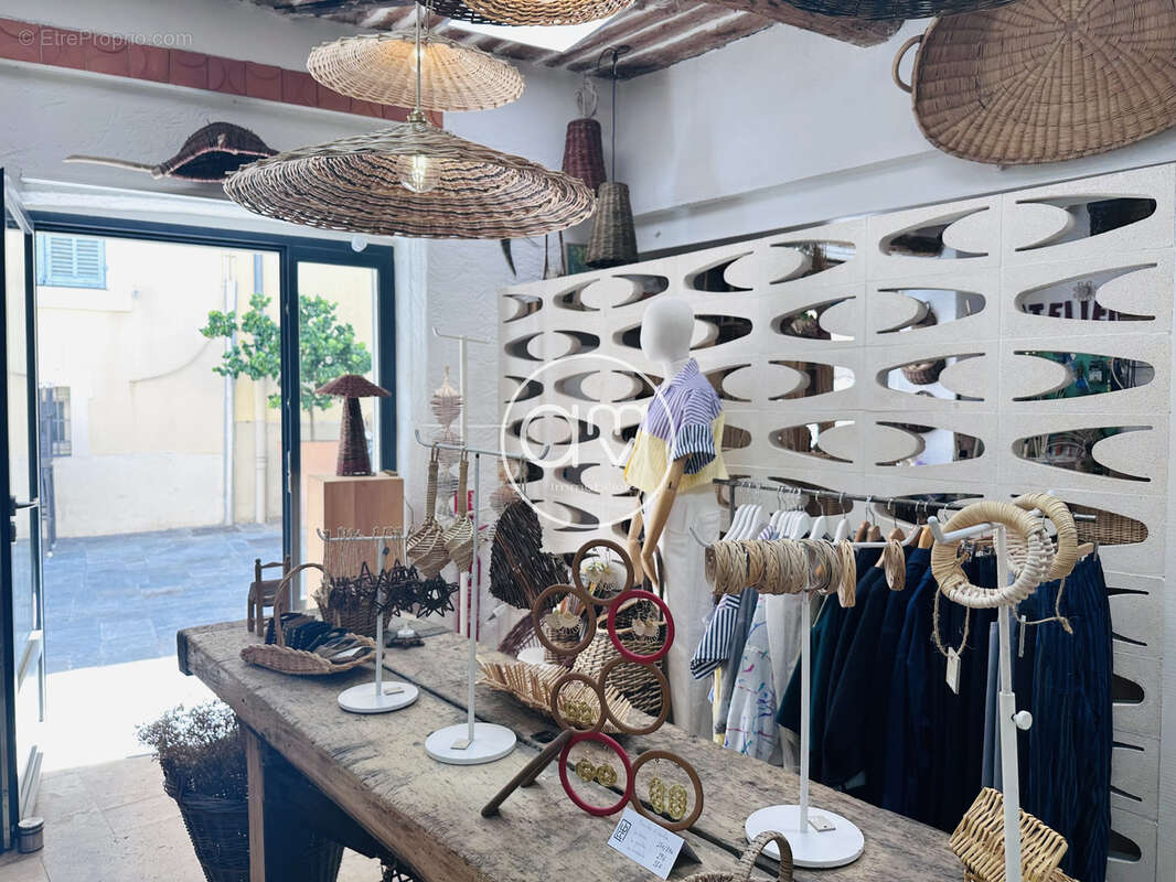Commerce à HYERES
