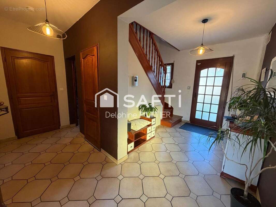 Maison 151 m² à Crepy-En-Valois  - photo 5